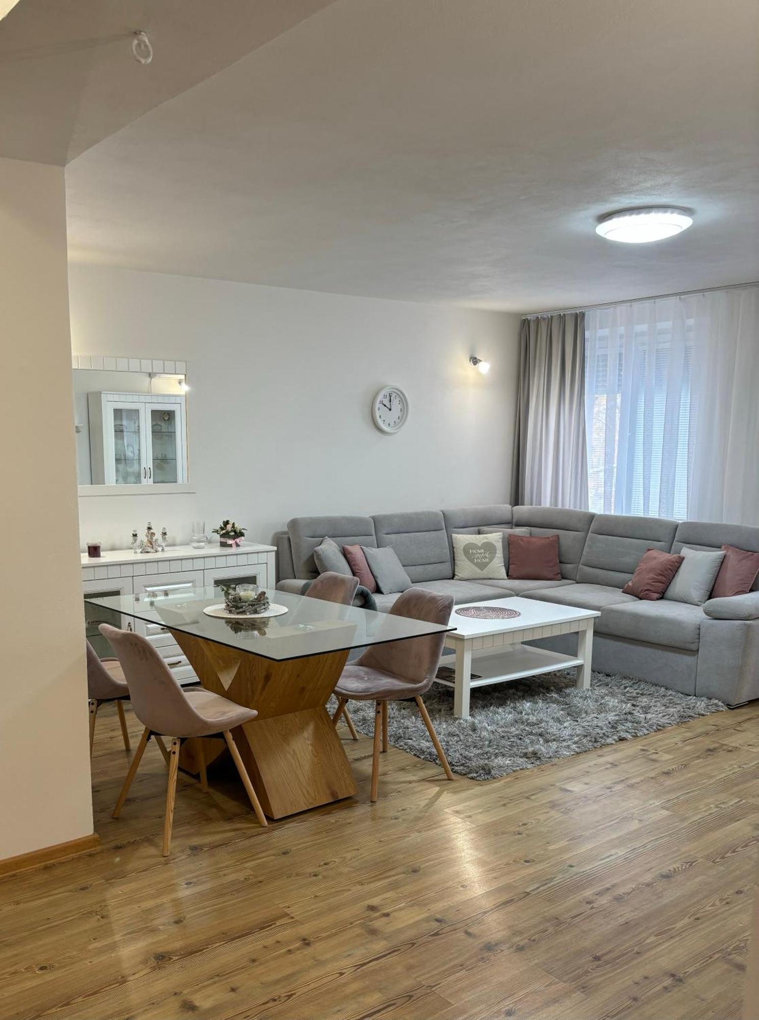 City Heart Luxury Apartment Nové Zámky Kültér fotó